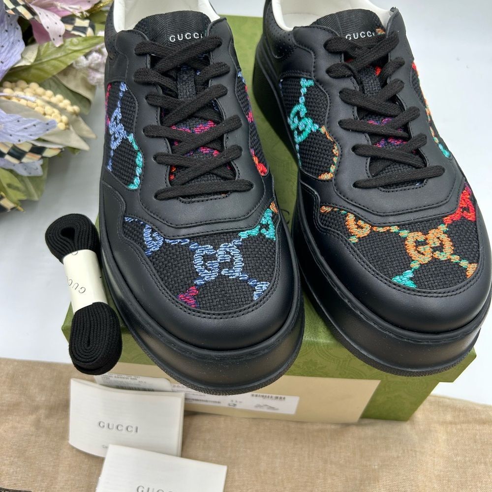 Men’s Gucci, GG embroidered sneakers size 11.5 made in Italy - Picture 4 of 10